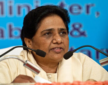 Mayawati_in_2016 मायावती ने घोषित किया अपना उत्तराधिकारी, भतीजे आकाश आनंद को सौंपी जिम्मेदारी