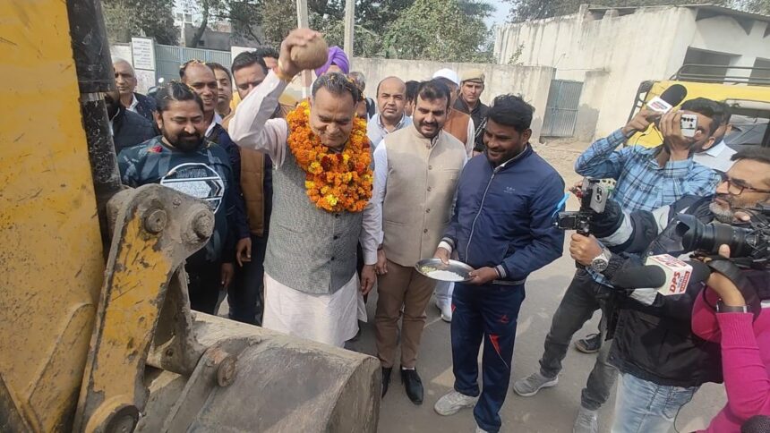 विधायक विनोद भयाना ने किया लाल हुकमचंद जैन मार्ग के निर्माण कार्य का शुभारंभ