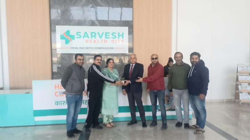 sarvesh सर्वेश हेल्थ सिटी ने पीएनबी बैंक के लिए लगाया प्रीवेंटिव हेल्थ चेकअप कैंप