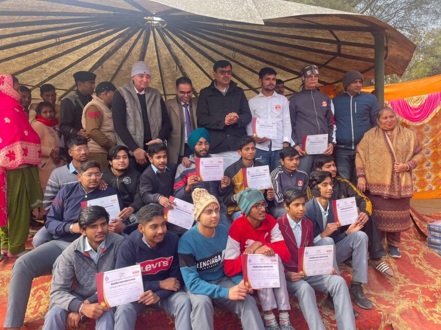 सरकार प्रत्येक वर्ग के हितों को पूरा करने के लिए प्रतिबद्ध : कैबिनेट मंत्री देवेन्द्र सिंह बबली-विकास एवं पंचायत मंत्री देवेंद्र सिंह बबली ने भगवान राम के समक्ष दीप प्रज्वलित कर किया यात्रा का स्वागत-टोहाना व जाखल शहर में पहुंची विकसित भारत संकल्प जनसंवाद यात्रा