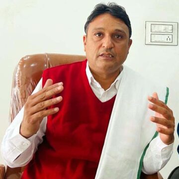 Manoj Rathi 1 अशोक तंवर के पार्टी छोडऩे से नहीं पड़ेगा कोई फर्क : मनोज राठीभाजपा में महत्वाकांक्षा पूरी नहीं हुई तो यहां भी रहने वाले नहीं तंवरभाजपा के पास नहीं 10 सीटों के लिए आदमी, दूसरे दलों को मिलाकर इज्जत बचाने के प्रयास में