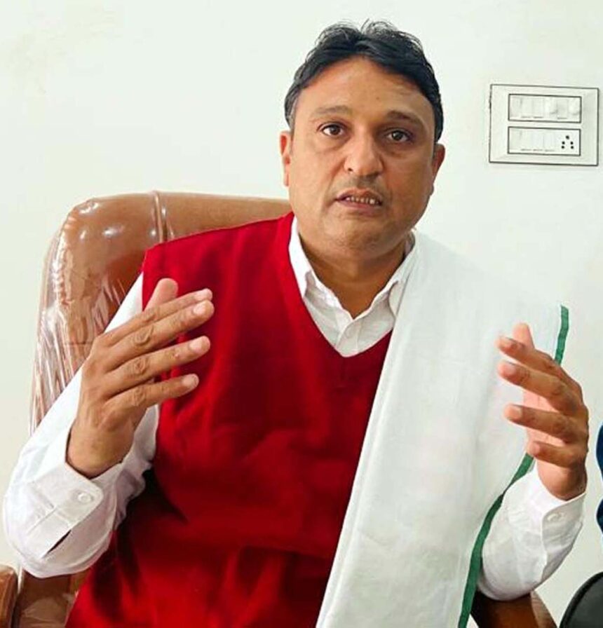Manoj Rathi 1 अशोक तंवर के पार्टी छोडऩे से नहीं पड़ेगा कोई फर्क : मनोज राठीभाजपा में महत्वाकांक्षा पूरी नहीं हुई तो यहां भी रहने वाले नहीं तंवरभाजपा के पास नहीं 10 सीटों के लिए आदमी, दूसरे दलों को मिलाकर इज्जत बचाने के प्रयास में