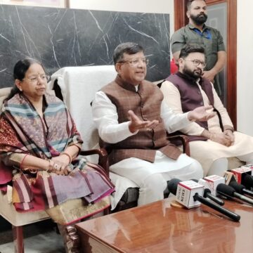 WhatsApp Image 2023-12-31 at 15.07.23_4e969ffe कांग्रेस के वरिष्ठ नेता व जनसेवक अशोक मंगालीवाला ने गोसेवा व गोसंवर्धन पर आधारित गीत किया लॉन्च