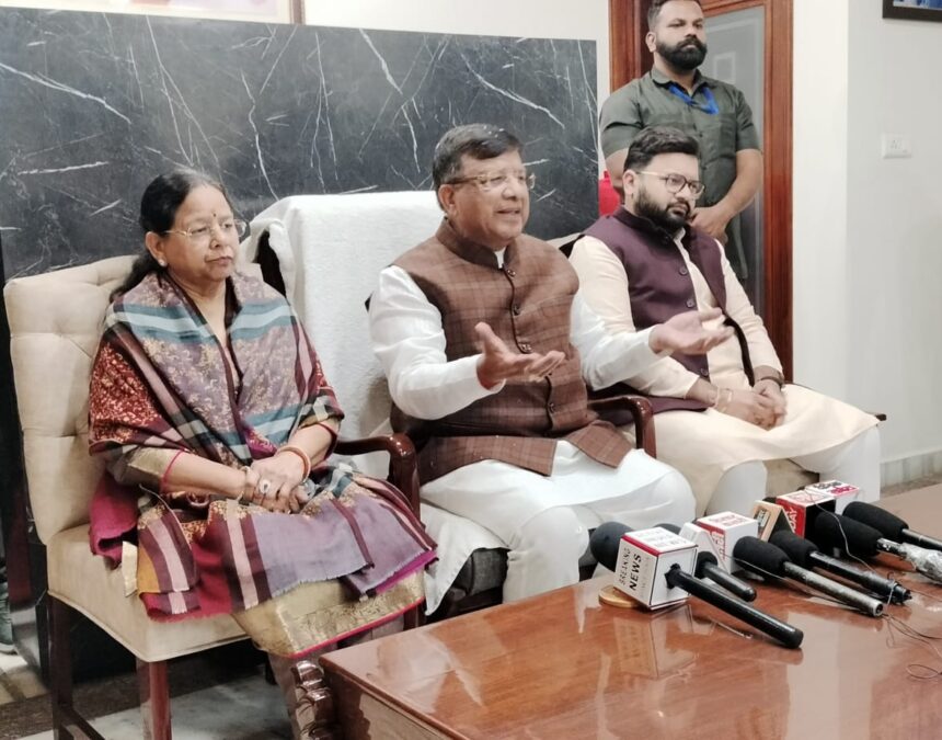 WhatsApp Image 2023-12-31 at 15.07.23_4e969ffe कांग्रेस के वरिष्ठ नेता व जनसेवक अशोक मंगालीवाला ने गोसेवा व गोसंवर्धन पर आधारित गीत किया लॉन्च