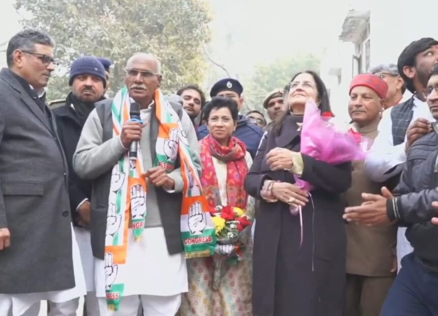हिसार में कांग्रेस में शामिल हुए कुरड़ाराम नंबरदार:11 जनवरी को छोड़ी थी इनेलो,सैलजा बोली मिलेगा पूरा मान—सम्मान