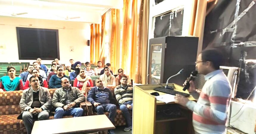 1 (2) ईवी टेक्नोलॉजी में रोज़गार की है अनंत संभावनाएं: डॉ ढींडसा