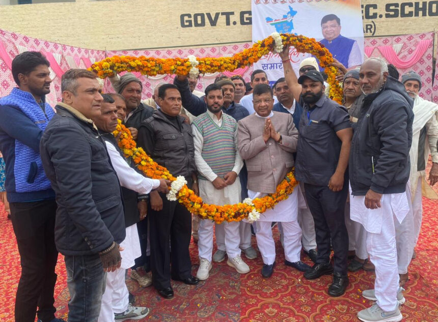 – अशोक मंगालीवाला के अभिनंदन के लिए बास बादशाहपुर में उमड़े सैकड़ों लोग- घर-घर कांग्रेस, हर घर कांग्रेस अभियान चलाकर अशोक मंगालीवाला ने लोगों को किया जागरूक- जनविरोधी नीतियों से परेशान जनता कांग्रेस में जता रही विश्वास : अशोक मंगालीवाला- महंगाई, बेरोजगारी व भ्रष्टाचार से परेशान जनता कांग्रेस में जता रही विश्वास : अशोक मंगालीवाला