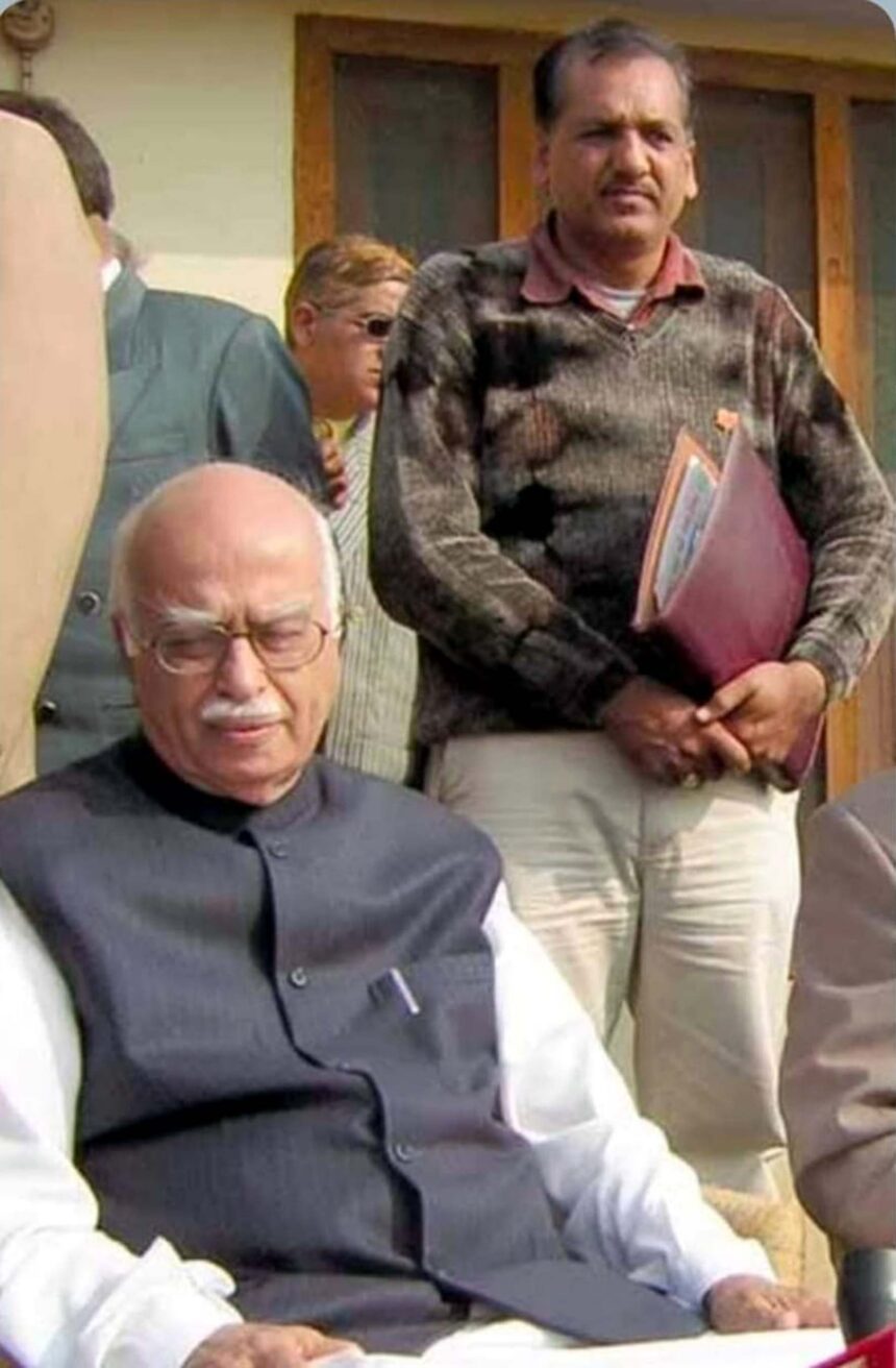 Bjp 1 लालकृष्ण आडवाणी को भारत रत्न सम्मान दिया जाना हर कार्यकर्ता का सम्मान : राजेन्द्र सपड़ा-पार्टी पदाधिकारियों व कार्यकर्ताओं ने जताया प्रधानमंत्री नरेन्द्र मोदी का आभार-