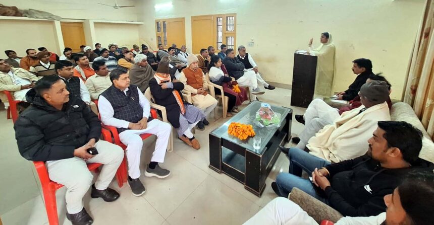 Bjp 2 (1) मंडलों में जाकर अंत्योदय के सिद्धांत के तहत कार्य करें कार्यकर्ता : डॉ. आशा खेदड़-पार्टी के गांव चलो अभियान के तहत जिले के सभी मंडलों में हुए प्रशिक्षण कार्यक्रम –