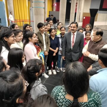 IMG-20240222-WA0027 विधान सभा सत्र कार्यवाई देखने पहुंचे रा.महिला महाविद्दालय के छात्राओं का निकाय मंत्री ने किया स्वागत। दी विधान सभा सत्र की विस्तृत जानकारी