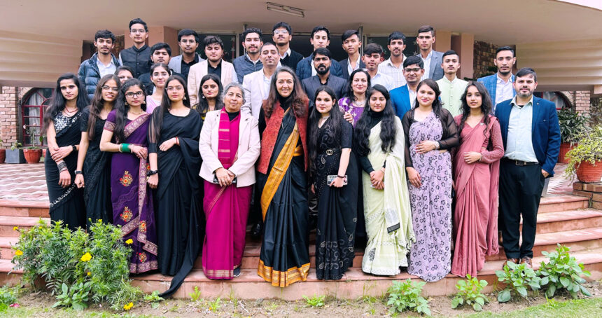 दिग्विजय मैमोरियल स्कूल में विदाई समारोह का आयोजन