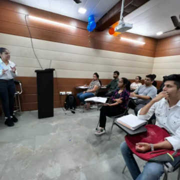Google रैंकिंग के लिए वेबसाइट पर ट्रैफ़िक उत्पन्न करने के तरीकों पर नैन्सी बंसल द्वारा HIDM में सेमिनार आयोजित किया गया