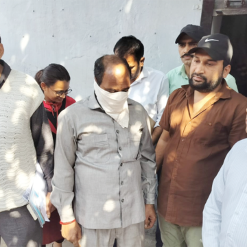 नगर परिषद के क्लर्क को एंटी करप्शन ब्यूरो की टीम ने रिश्वत लेते पकड़ा