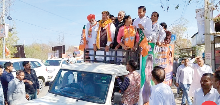 भाजपा प्रत्याशी बनने के बाद पहली बार फतेहाबाद पहुंचे अशोक तंवर, समर्थकों ने किया जोरदार स्वागत