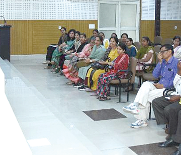 अतिरिक्त उपायुक्त ने मतदाता जागरूकता अभियान के तहत स्कूल संचालकों की ली बैठक