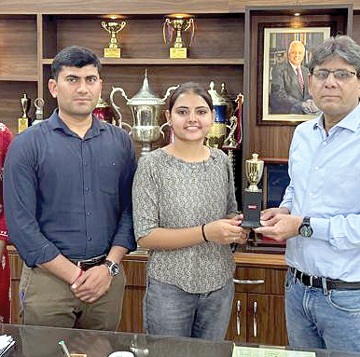 दयानन्द महाविद्यालय, हिसार के अर्थशास्त्र विभाग की छात्रा ने नेशनल लेवल निबंध लेखन प्रतियोगिता में पाया प्रथम स्थान