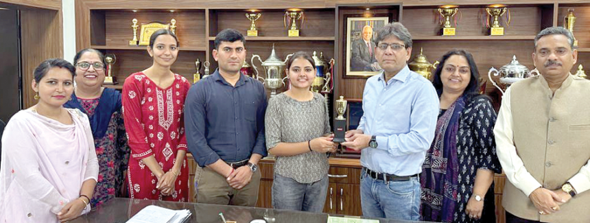 DN Colege copy दयानन्द महाविद्यालय, हिसार के अर्थशास्त्र विभाग की छात्रा ने नेशनल लेवल निबंध लेखन प्रतियोगिता में पाया प्रथम स्थान
