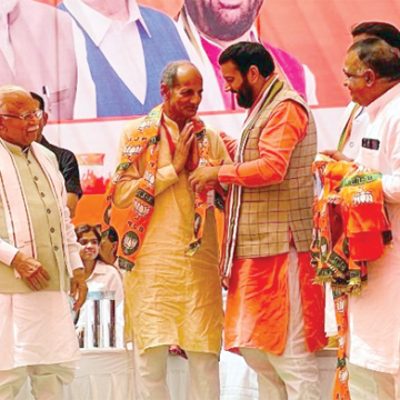 Dhranwas copy दलबीर धीरणवास के नेतृत्व में जेजेपी के अनेक पदाधिकारी भाजपा में हुए शामिल