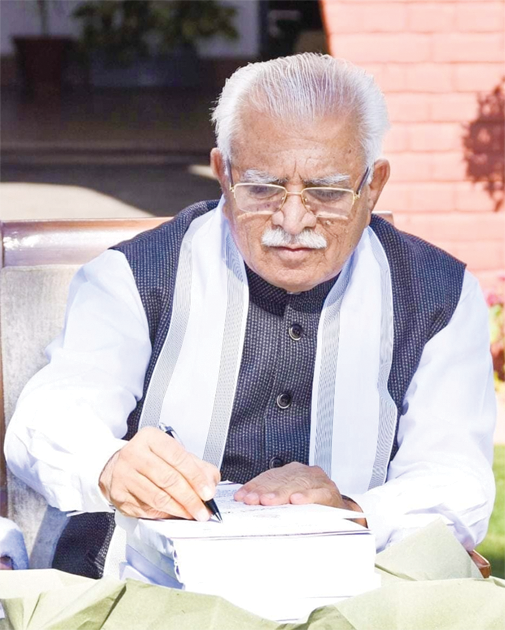 Khater copy (1) पूर्व मुख्यमंत्री मनोहर लाल खट्टर ने अपनी निजी संपत्ति दान की