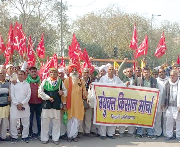 Kisan copy (1) किसान नेता शमशेर सिंह नंबरदार के नेतृत्व में हजारों किसान दिल्ली महापंचायत में पहुंचे