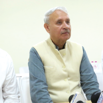 बोले-राजनीति की शुरुआत निचले पायदान से करनी चाहिए