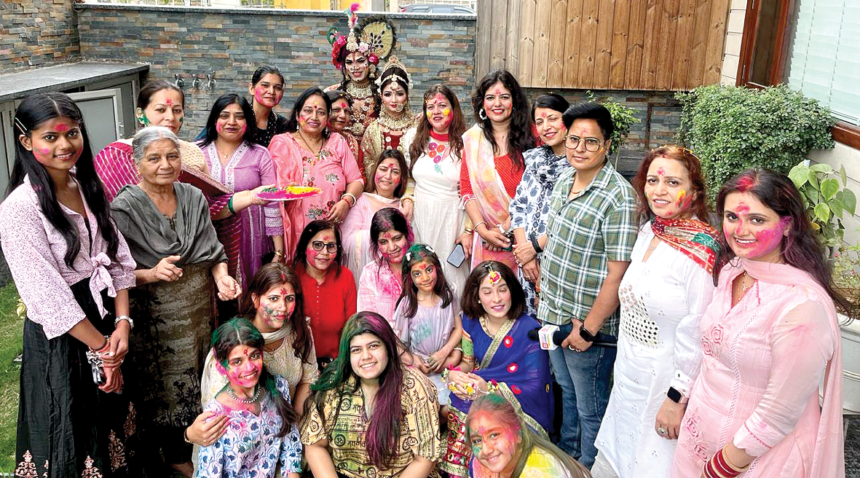 नारी नारायणी फाउंडेशन ने धूमधाम से मनाया होली पर्व