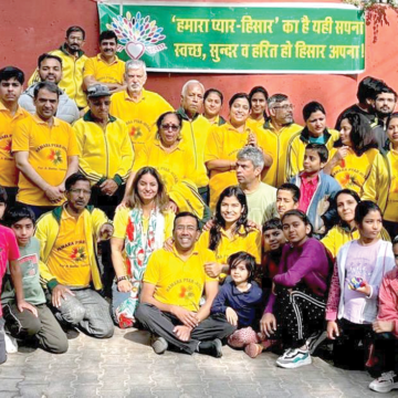 ‘हमारा प्यार हिसारÓ की टीम ने जाट कॉलेज की बदरंग दीवार को सुंदर बनाया!