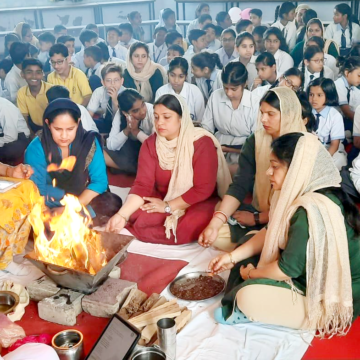 बीडी मॉडल सीनियर सेकेंडरी स्कूल में हवन द्वारा नए सत्र का शुभारंभ