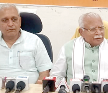 CM Khatar copy (1) पूर्व सीएम मनोहरलाल नेताओं की नाराजगी पर बोले, घर में शादी हो तो कुछ लोग रूठ भी जाते हैं और उन्हें मनाया भी जाता है