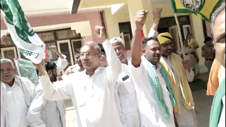 Kisan copy मंगाली में आयोजित रैली में पूर्व सीएम से मिलने जा रहे किसानों को लिया गया हिरासत में : हुड्डा