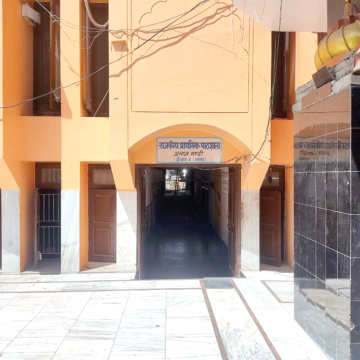 Mandir copy नई मंडी के मंदिर और स्कूल का विवाद : एडीसी ने किया निरीक्षण
