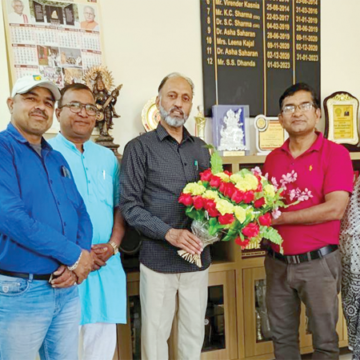 Ramesh Arya copy पृथ्वी पर जीवन बचाने के लिए प्रत्येक व्यक्ति को पर्यावरण संरक्षण में संलग्न रहना चाहिए : डॉ. रमेश आर्य