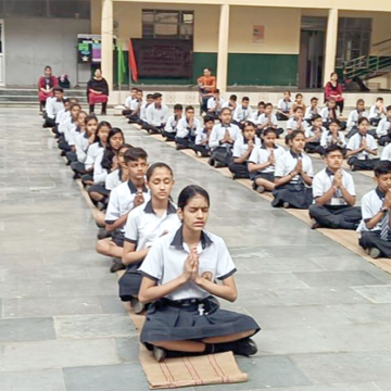 विद्या भारती पब्लिक स्कूल में मां सरस्वती पूजा के साथ किया गया नए सत्र का शुभारंभ