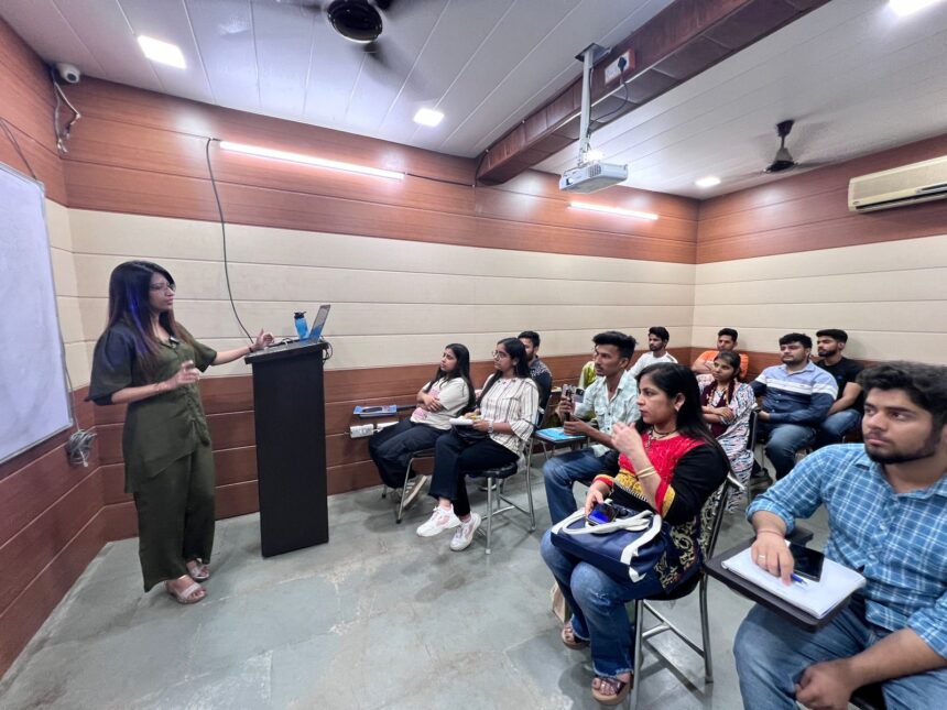 HiDM ने तनाव और उसकी प्रबंधन रणनीतियों पर सेमिनार आयोजित किया