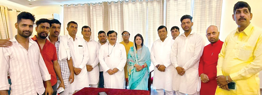 Indra devi copy (1) अनेक सरपंचों व गणमान्य व्यक्तियों ने किया रणजीत सिंह समर्थन, इंदिरा देवी ने जताया आभार, सुख-दुख में साथ रहने की कही बात