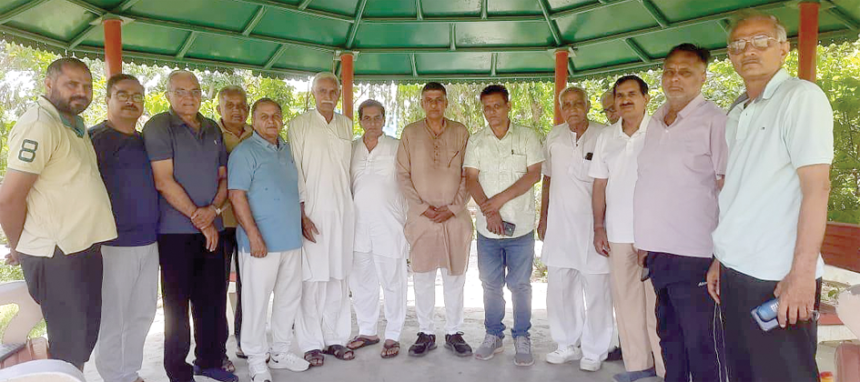 Sector 16-17 copy सेक्टर 16-17 की समस्याओं को लेकर आरडब्ल्यूए ने तैयार किया मांग पत्र