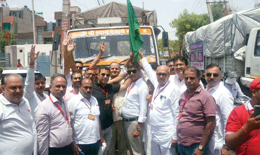 शिव सेवक मंडल द्वारा अमरनाथ भंडारे के लिये खाद्य सामग्री से भरे 2 ट्रक रवाना