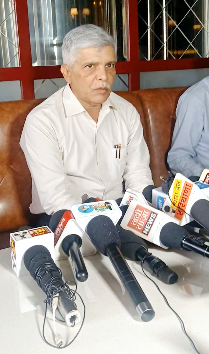 pardeep nehra copy रजिस्ट्री करवाने में आज भी काफी दिक्कतें भष्टाचार का है बोलबाला : प्रदीप नेहरा