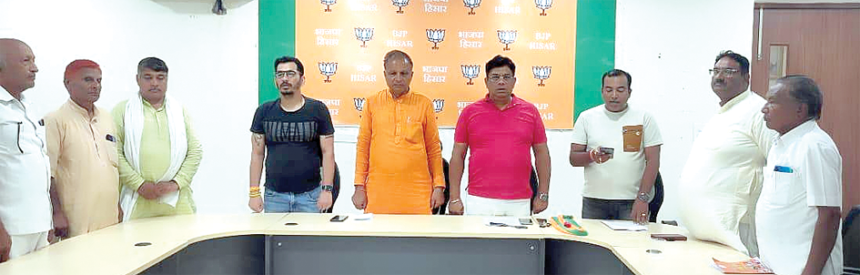 पिछले 10 वर्षों में प्रदेश में विकास की नई पहचान बनी : पवन खारिया