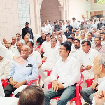 Bajrang copy (6) फायरिंग करके करोड़ों रुपए की फिरौती मांगने के विरोध में व्यापारियों ने दिया धरना