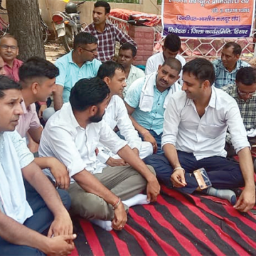 Computer copy हरियाणा कंप्यूटर प्रोफेशनल संघ की हड़ताल शुरू