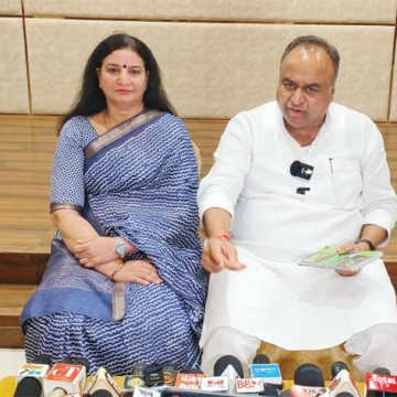 Hanuman arian copy हिसार से कांग्रेस की टिकट के लिए ऐरन दंपत्ति ने ठोकी ताल