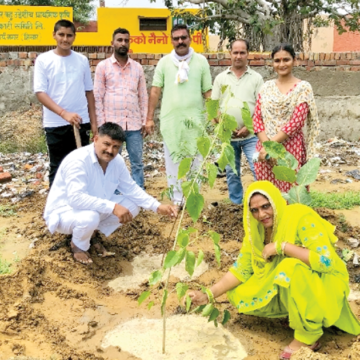 Podaropan copy पिता की याद में लगाई त्रिवेणी