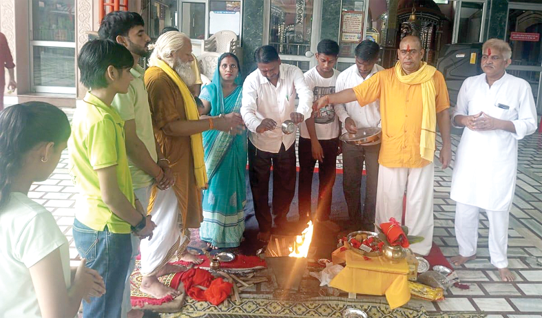 Purvanchal copy (1) पूर्वांचल जन कल्याण संगठन समिति ने हवन करके मनाया स्थापना दिवस